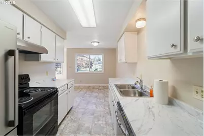 2165 Lewis St, North Bend, OR 97459 - Photo 5
