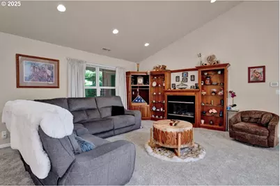 2131 E Willow Loop, Florence, OR 97439 - Photo 11