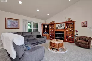 2131 E Willow Loop, Florence, OR 97439 - Photo 11