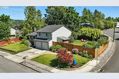 2712 SW 31st St, Gresham, OR 97080 - Photo 3