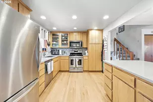 2712 SW 31st St, Gresham, OR 97080 - Photo 9