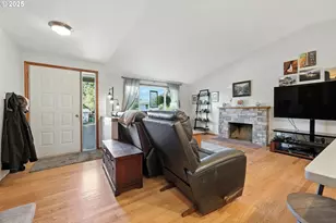 2712 SW 31st St, Gresham, OR 97080 - Photo 5