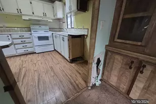 1047 S Easy St, Rockaway Beach, OR 97136 - Photo 5