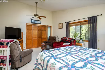 1963 SW Myers Pl, Gresham, OR 97080 - Photo 17