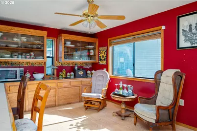 1963 SW Myers Pl, Gresham, OR 97080 - Photo 9