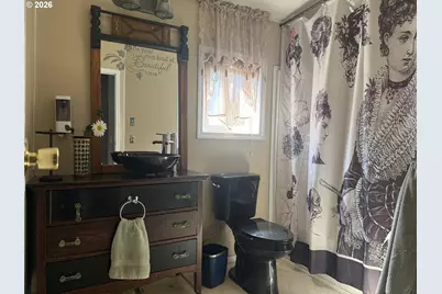 910 Cowl St #52, Milton-Freewater, OR 97862 - Photo 9