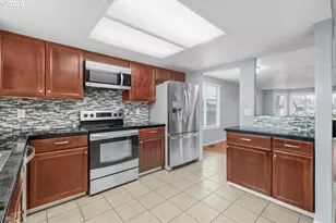 21831 SW Kristin Ct, Beaverton, OR 97003 - Photo 7