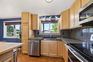 1233 Kenray Loop, Springfield, OR 97477 - Photo 9