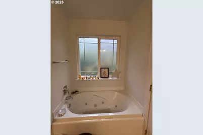 2343 NW Chambers Dr, Roseburg, OR 97471 - Photo 21