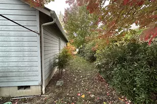 2343 NW Chambers Dr, Roseburg, OR 97471 - Photo 35
