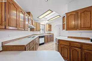 1699 N Terry St, Eugene, OR 97402 - Photo 21