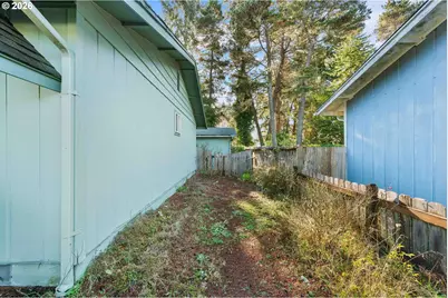 1160 Division St SE, Bandon, OR 97411 - Photo 27