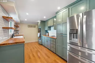 1035 S 11th St, Cottage Grove, OR 97424 - Photo 9