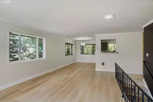 1045 SW Bertha Blvd, Portland, OR 97219 - Photo 5