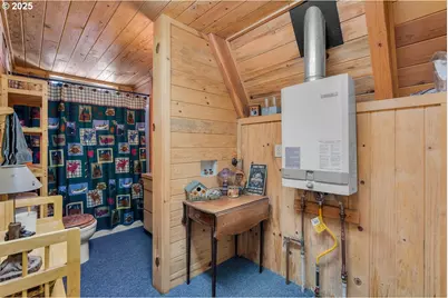 143970 Highway 97, Gilchrist, OR 97737 - Photo 17