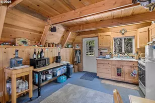 143970 Hwy 97, Gilchrist, OR 97737 - Photo 9