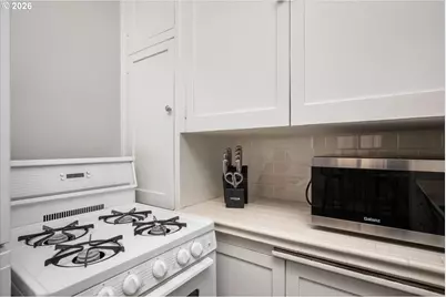 709 SW 16th Ave #505, Portland, OR 97205 - Photo 19