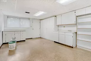 12340 NE Hassalo St, Portland, OR 97230 - Photo 21