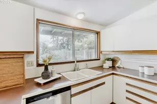 12340 NE Hassalo St, Portland, OR 97230 - Photo 13