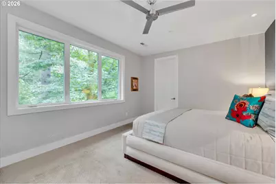 9629 SW 18th Pl, Portland, OR 97219 - Photo 15