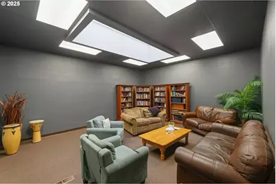 340 Central Ave, Coos Bay, OR 97420 - Photo 11