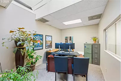 340 Central Ave, Coos Bay, OR 97420 - Photo 17