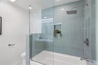 6865 NE Claremont Ave, Portland, OR 97211 - Photo 9