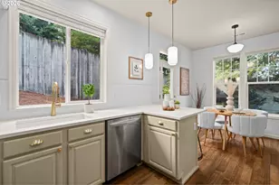 9066 SW Monterey Pl, Portland, OR 97225 - Photo 9