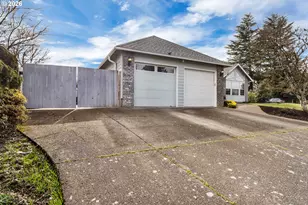 1420 NE Hoffman Dr, McMinnville, OR 97128 - Photo 3