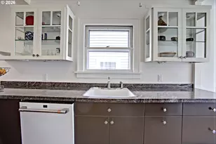 3914 NE Laddington Ct, Portland, OR 97232 - Photo 25