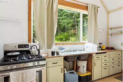 565 Canyon Rd, Lyle, WA 98635 - Photo 9