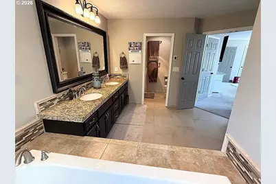 16230 NW Gianola Ct, Beaverton, OR 97006 - Photo 35