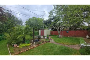 10826 NE Oregon St, Portland, OR 97220 - Photo 45