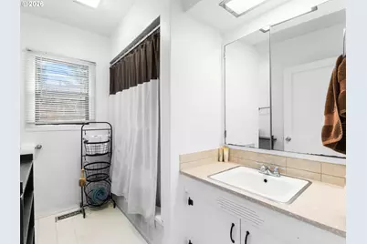 10002 SE Hollywood Ave, Milwaukie, OR 97222 - Photo 9