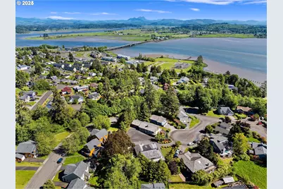 285 Waldorf Pl, Astoria, OR 97103 - Photo 45