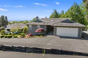 285 Waldorf Pl, Astoria, OR 97103 - Photo 3