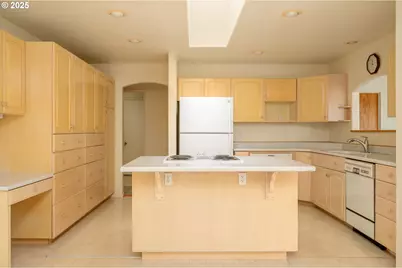 285 Waldorf Pl, Astoria, OR 97103 - Photo 9