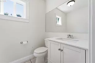 73 NE Hancock St, Portland, OR 97212 - Photo 11