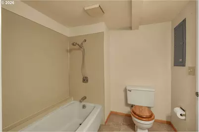 2225 W 28th Ave, Eugene, OR 97405 - Photo 31