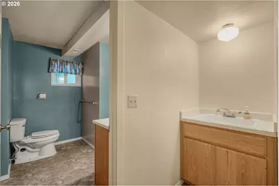 2225 W 28th Ave, Eugene, OR 97405 - Photo 25