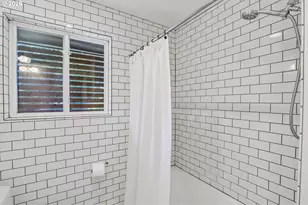 9745 SW Inglewood Ct, Portland, OR 97225 - Photo 25