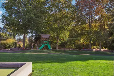 9745 SW Inglewood Ct, Portland, OR 97225 - Photo 47
