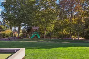 9745 SW Inglewood Ct, Portland, OR 97225 - Photo 47