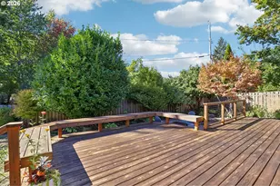 9745 SW Inglewood Ct, Portland, OR 97225 - Photo 35