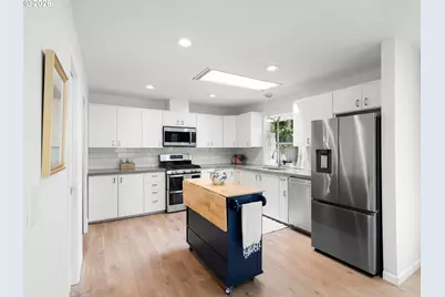 2043 Canemah St, West Linn, OR 97068 - Photo 9