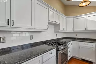 294 NW MacLeay Blvd, Portland, OR 97210 - Photo 19
