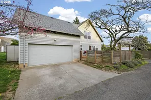 13617 NE Glendoveer Ct, Portland, OR 97230 - Photo 33