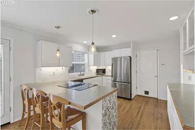 13617 NE Glendoveer Ct, Portland, OR 97230 - Photo 17