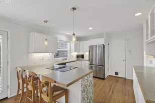 13617 NE Glendoveer Ct, Portland, OR 97230 - Photo 17