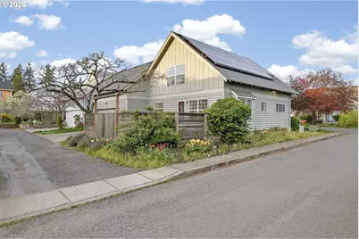 13617 NE Glendoveer Ct, Portland, OR 97230 - Photo 35